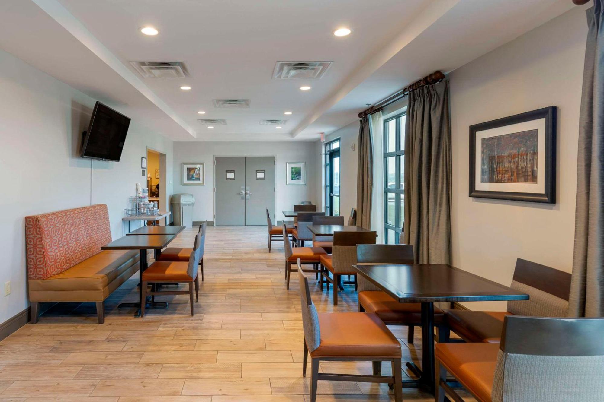 Comfort Inn & Suites East Елиджей Екстериор снимка