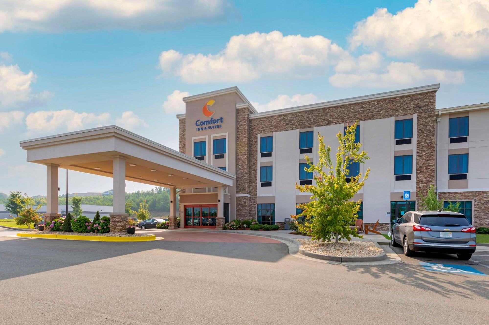 Comfort Inn & Suites East Елиджей Екстериор снимка