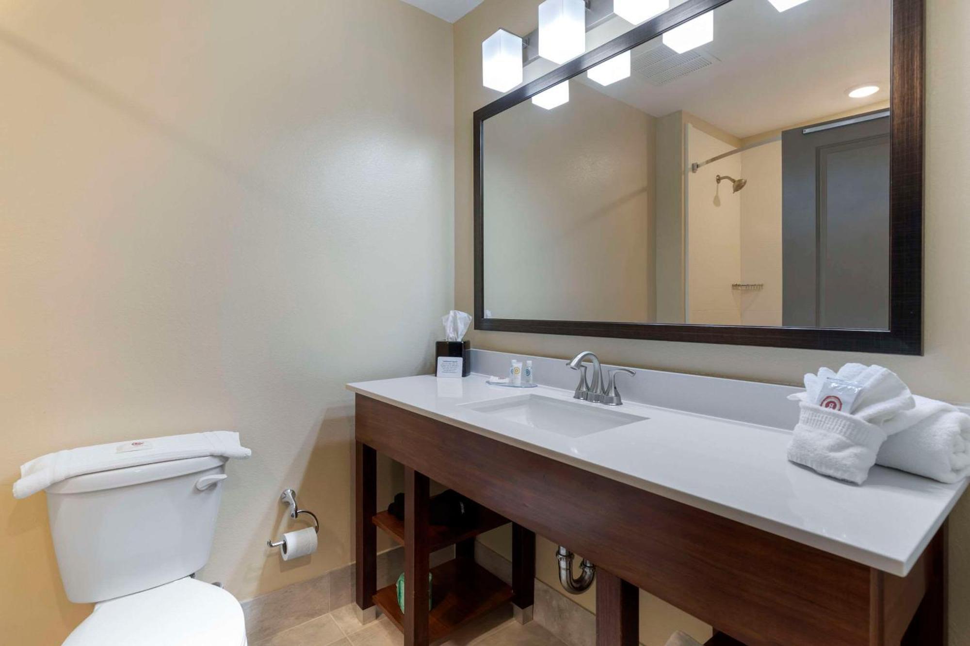 Comfort Inn & Suites East Елиджей Екстериор снимка