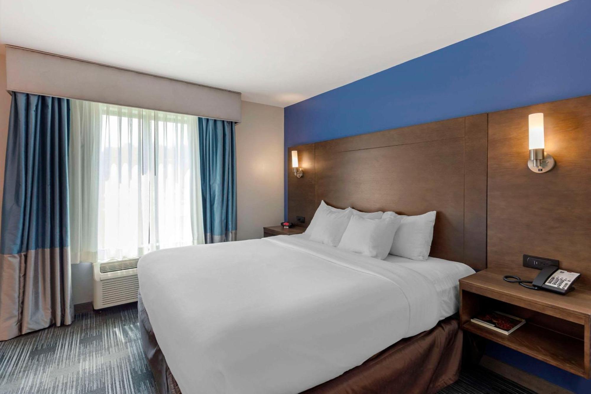 Comfort Inn & Suites East Елиджей Екстериор снимка