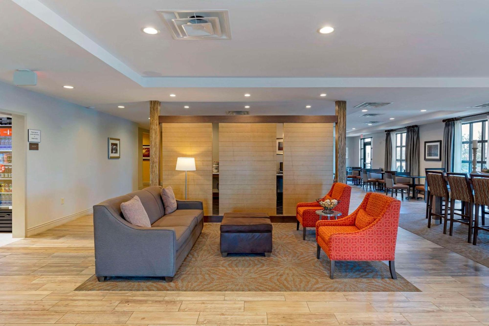 Comfort Inn & Suites East Елиджей Екстериор снимка